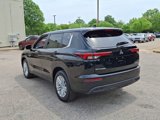 New 2025 Mitsubishi Outlander ES image 3
