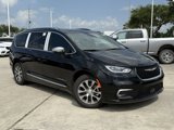 New 2025 Chrysler Pacifica Pinnacle image 2