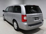 Used 2014 Chrysler Town & Country Touring image 4