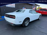 Used 2016 Dodge Challenger SXT image 2