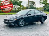 Used 2024 Hyundai Elantra SEL image 2
