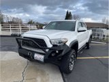 Used 2018 Toyota Tacoma TRD Off-Road image 2
