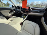 Used 2020 Toyota Highlander XLE image 5