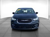 Used 2024 Chrysler Pacifica Touring-L image 2