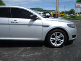 Used 2017 Ford Taurus SE image 4