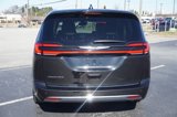 Used 2023 Chrysler Pacifica Touring-L image 6
