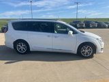 Used 2019 Chrysler Pacifica Touring-L Plus w/ Advanced Safetytec Group image 2