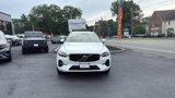 Used 2022 Volvo XC60 B5 Momentum image 2