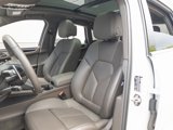 Certified 2022 Porsche Macan image 5