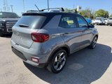 Used 2023 Hyundai Venue Limited image 5