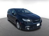 Used 2024 Chrysler Pacifica Touring-L image 3