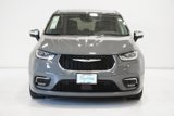 Used 2023 Chrysler Pacifica Limited image 3