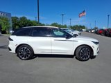Used 2024 Lincoln Nautilus Reserve image 2