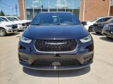New 2025 Chrysler Pacifica Limited image 2