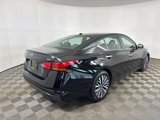 Used 2024 Nissan Altima 2.5 SV image 3