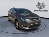 Used 2020 Chrysler Pacifica Touring-L image 2
