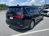 New 2025 Chrysler Pacifica Select image 6
