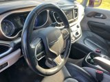 Used 2018 Chrysler Pacifica Touring-L image 3