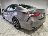 Used 2023 Toyota Camry SE image 3