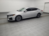 Used 2023 Nissan Altima 2.5 SV w/ SV Premium Package image 2