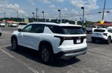 Used 2025 Chevrolet Traverse LT image 4