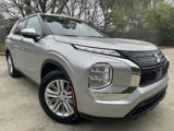 Used 2023 Mitsubishi Outlander ES image 2