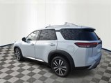 New 2025 Nissan Pathfinder Platinum image 3