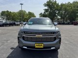 Used 2023 Chevrolet Suburban Premier image 3