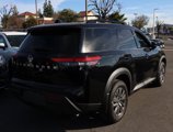 New 2025 Nissan Pathfinder SV image 4
