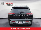 New 2025 Nissan Pathfinder SL image 4