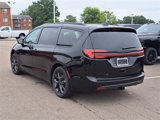 New 2026 Chrysler Pacifica Limited image 3
