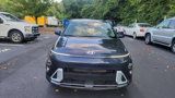 Used 2024 Hyundai Kona SE image 2