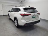 Used 2020 Toyota Highlander LE image 5