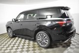 New 2025 INFINITI QX80 Luxe image 3
