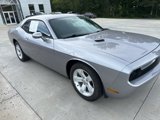 Used 2014 Dodge Challenger SXT image 2