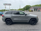 Used 2022 Jeep Grand Cherokee Laredo X image 2