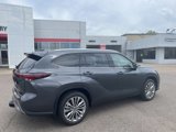 New 2025 Toyota Highlander Platinum image 4