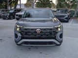 New 2025 Volkswagen Atlas Peak Edition SE image 3