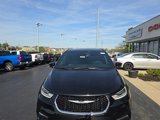 New 2025 Chrysler Pacifica Select image 4