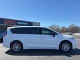 New 2025 Chrysler Pacifica Select image 5