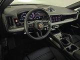 Certified 2025 Porsche Cayenne Coupe image 4