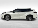 Used 2023 Toyota Highlander XSE image 2
