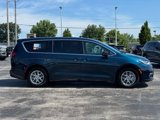 New 2025 Chrysler Pacifica Select image 2