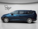 New 2025 Chrysler Pacifica Select image 4