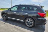 Used 2017 Nissan Pathfinder Platinum image 3