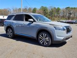 New 2025 Nissan Pathfinder Platinum image 2