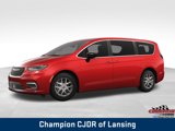 New 2025 Chrysler Pacifica Select image 2