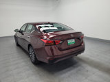 Used 2023 Nissan Altima 2.5 SV image 5