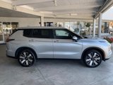 New 2025 Mitsubishi Outlander SE image 2