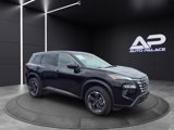 Used 2024 Nissan Rogue SV image 3